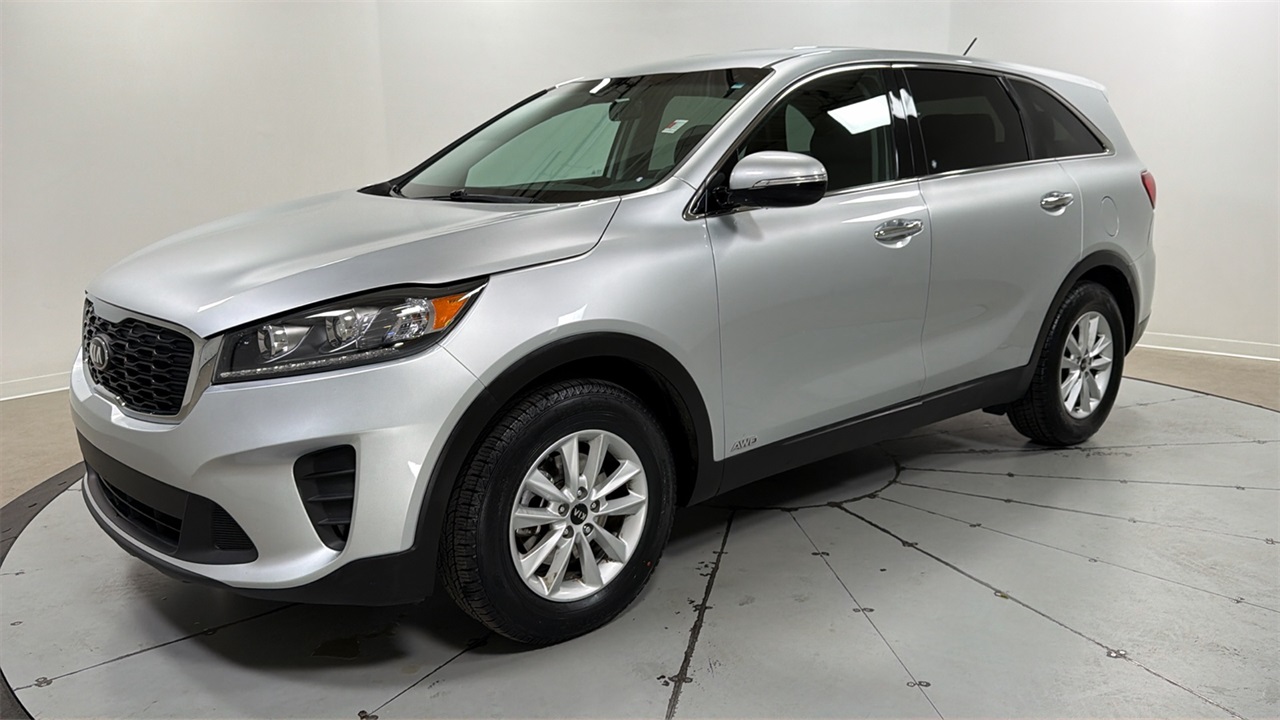 2019 Kia Sorento LX's photo