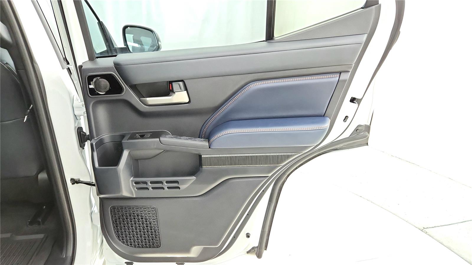 2025 Toyota 4Runner photo 16