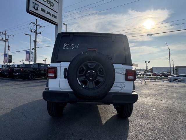 2025 Jeep Wrangler Sport photo 4