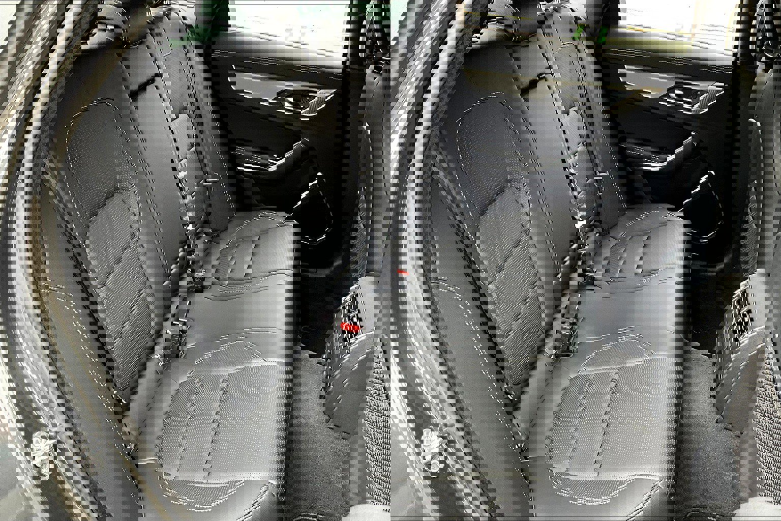 2024 Jaguar XF P300 R-Dynamic SE photo 6