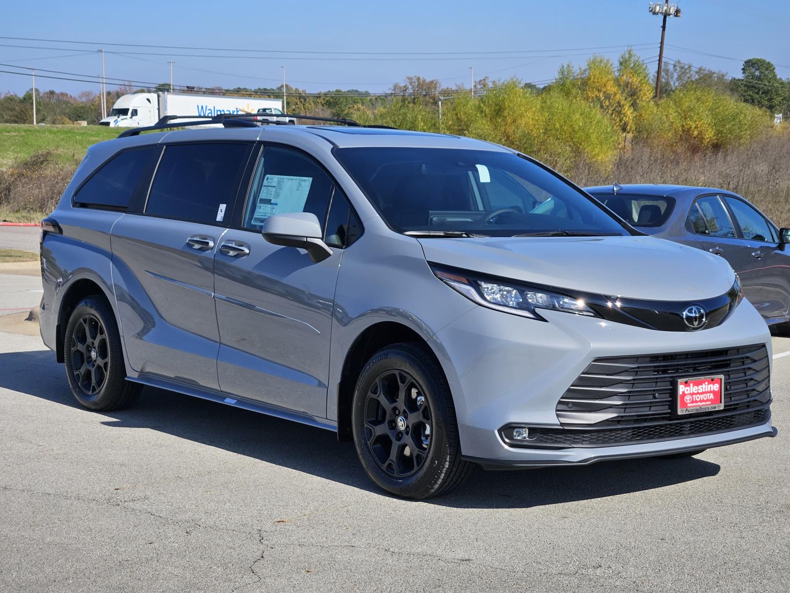 2026 Toyota Sienna Woodland Edition's photo