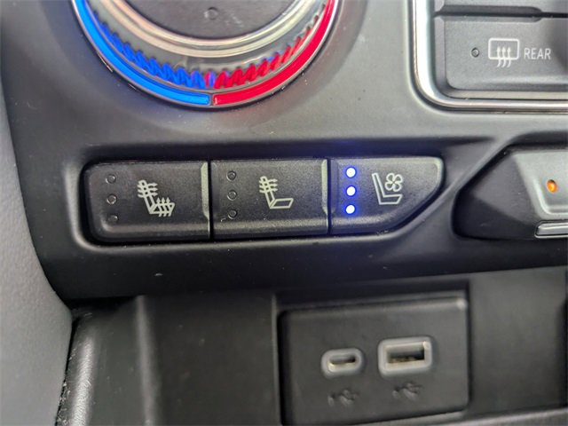 2023 Gmc Yukon XL SLT photo 28