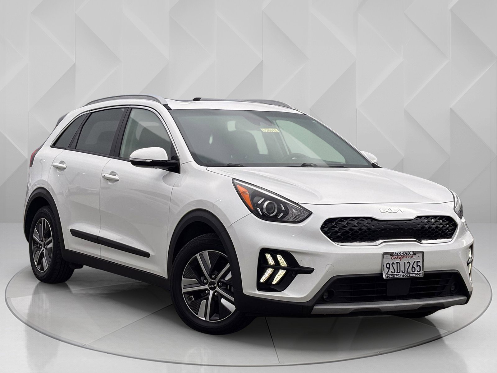 2022 Kia Niro Plug-In Hybrid EX Premium photo 4
