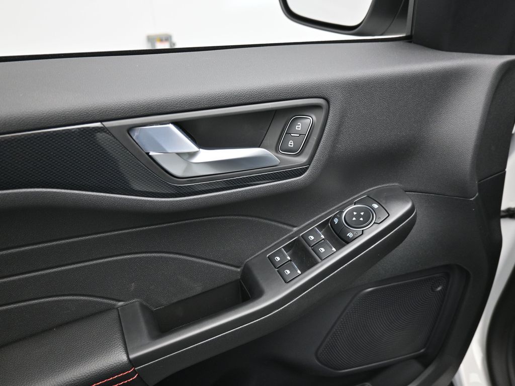 2025 Ford Escape Hybrid ST-Line