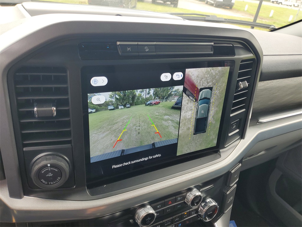 2025 Ford F-150 Lariat photo 17