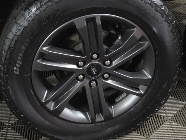 2023 Ford F-150 Lariat photo 9