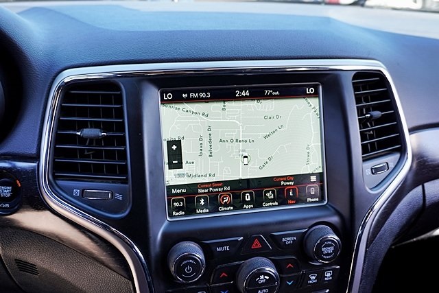 2018 Jeep Grand Cherokee Altitude photo 15
