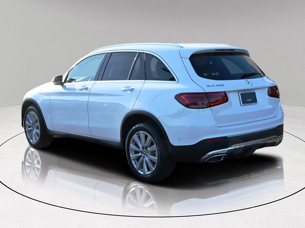 2021 Mercedes Benz GLC 300 photo 3