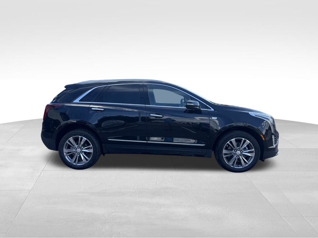 2025 Cadillac XT5 Premium Luxury photo 3