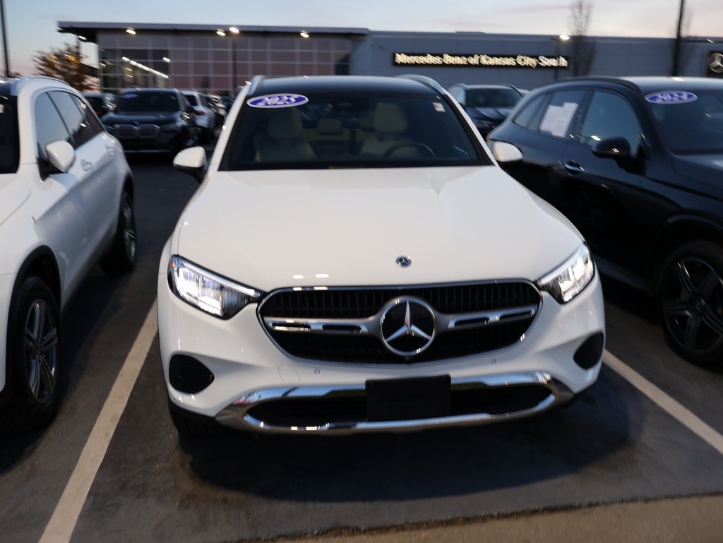 2025 Mercedes Benz GLC 300 4MATIC photo 4