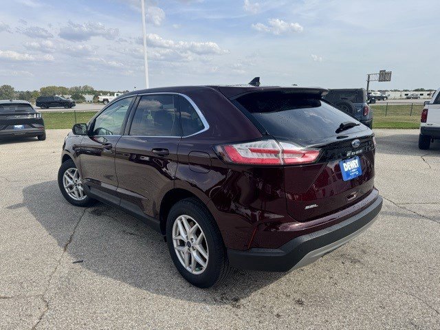 2022 Ford Edge SEL photo 5