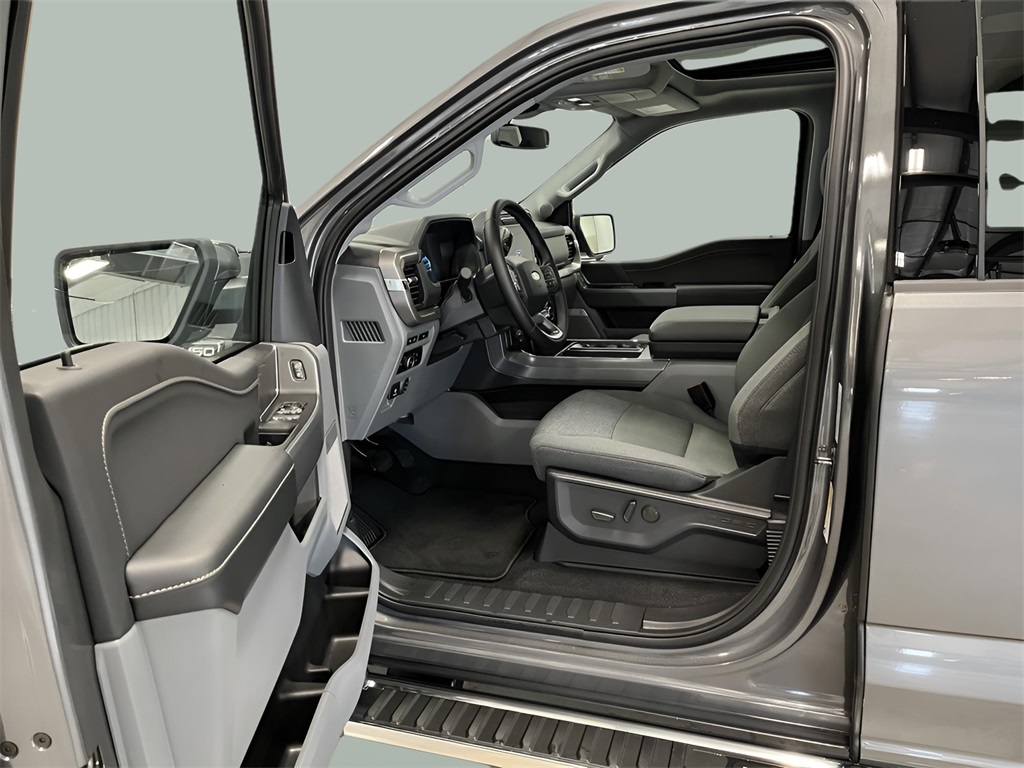 2024 Ford F-150 XLT photo 14