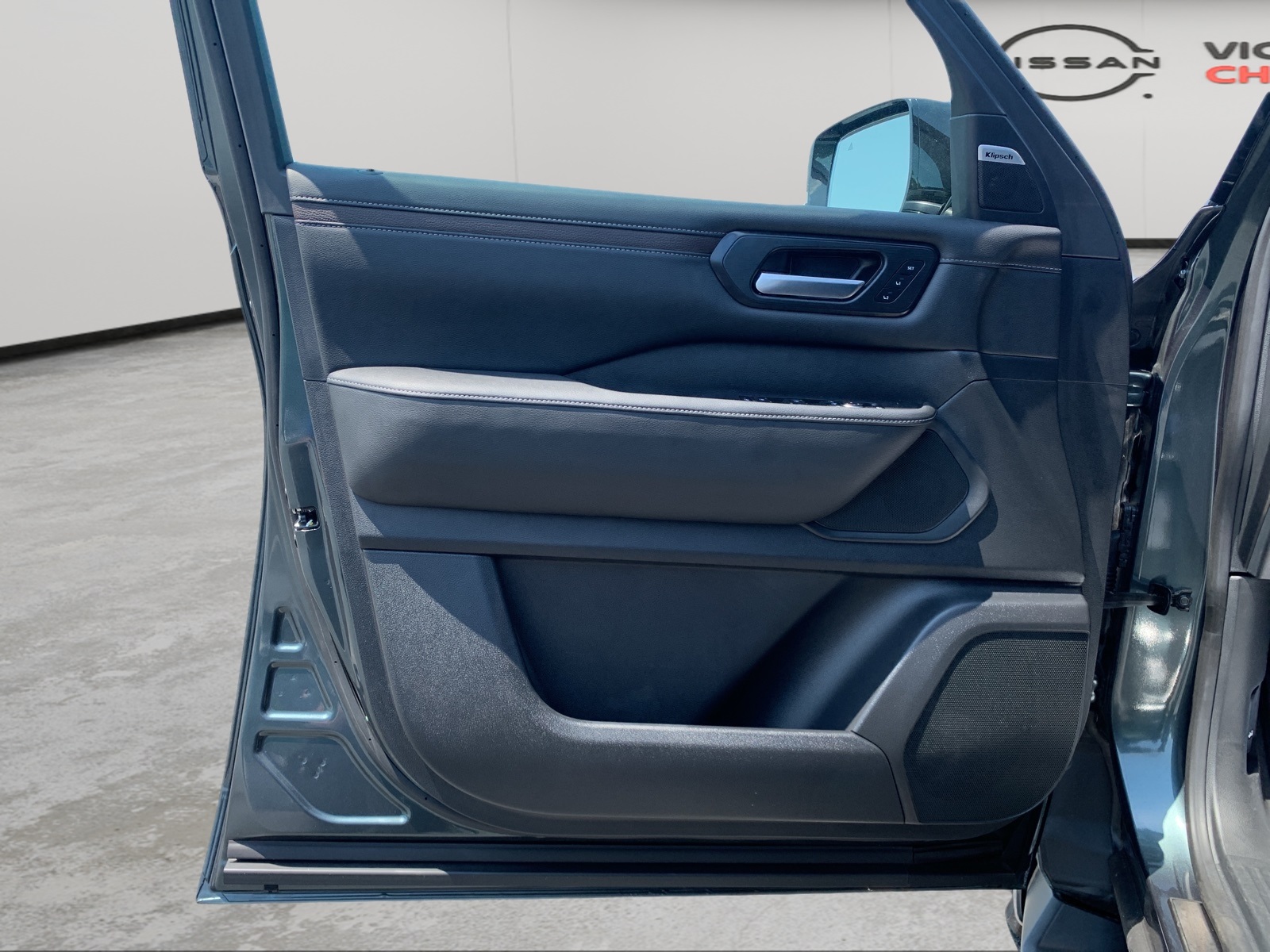 2025 Nissan Armada SL photo 30