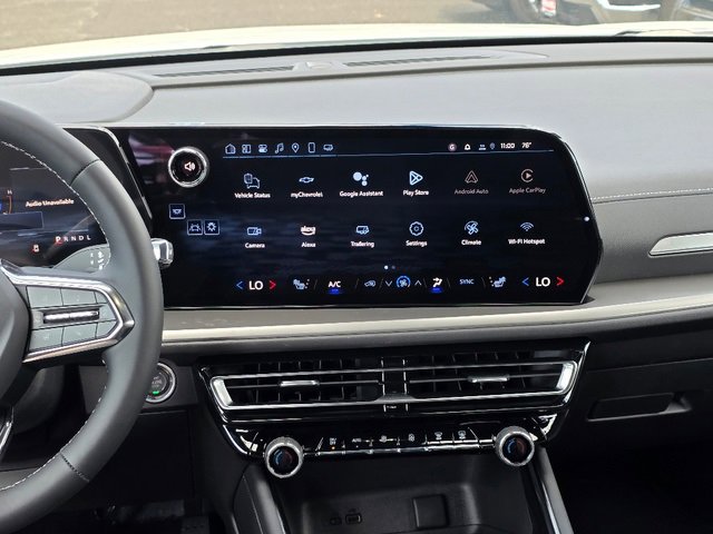 2025 Chevrolet Traverse photo 2