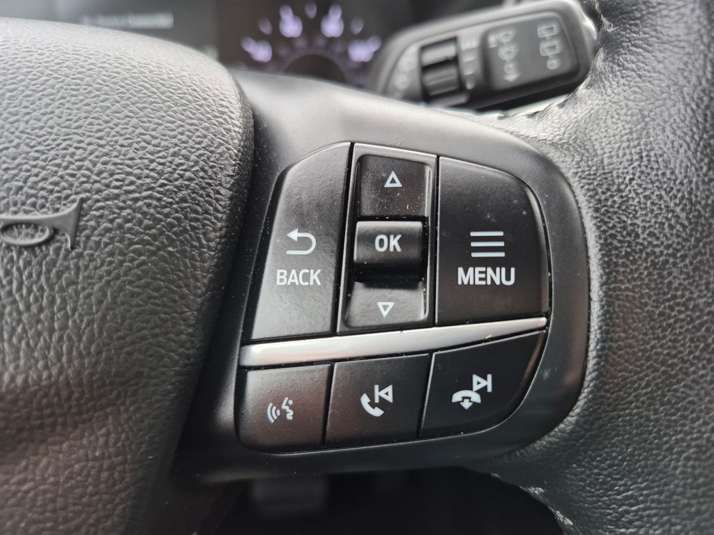 2020 Ford Escape SEL photo 17