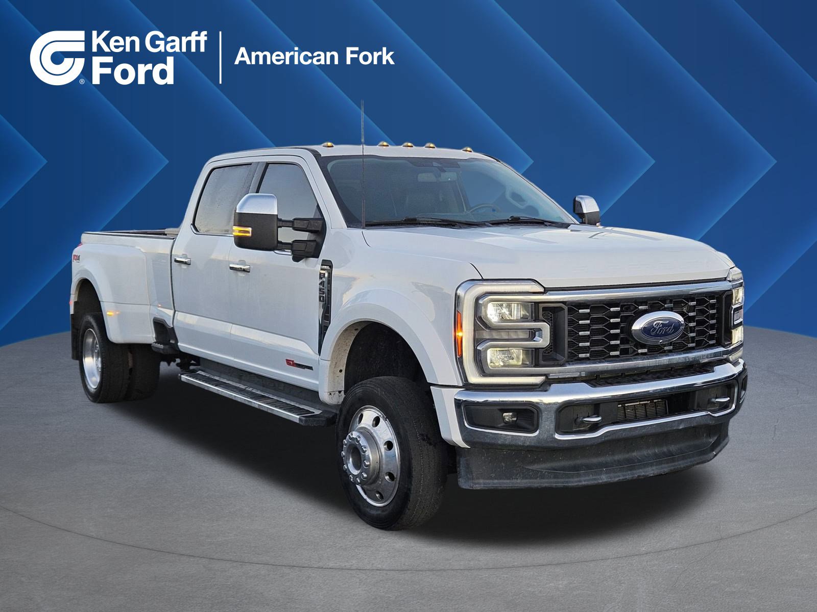 2023 Ford F-450 Super Duty Lariat's photo