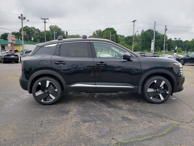 2025 Nissan Kicks SR photo 4