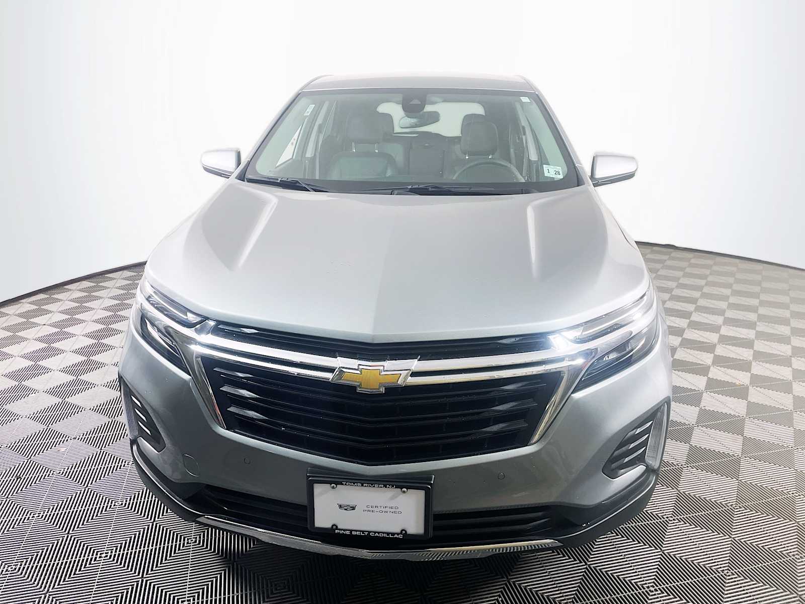 2023 Chevrolet Equinox LT photo 2