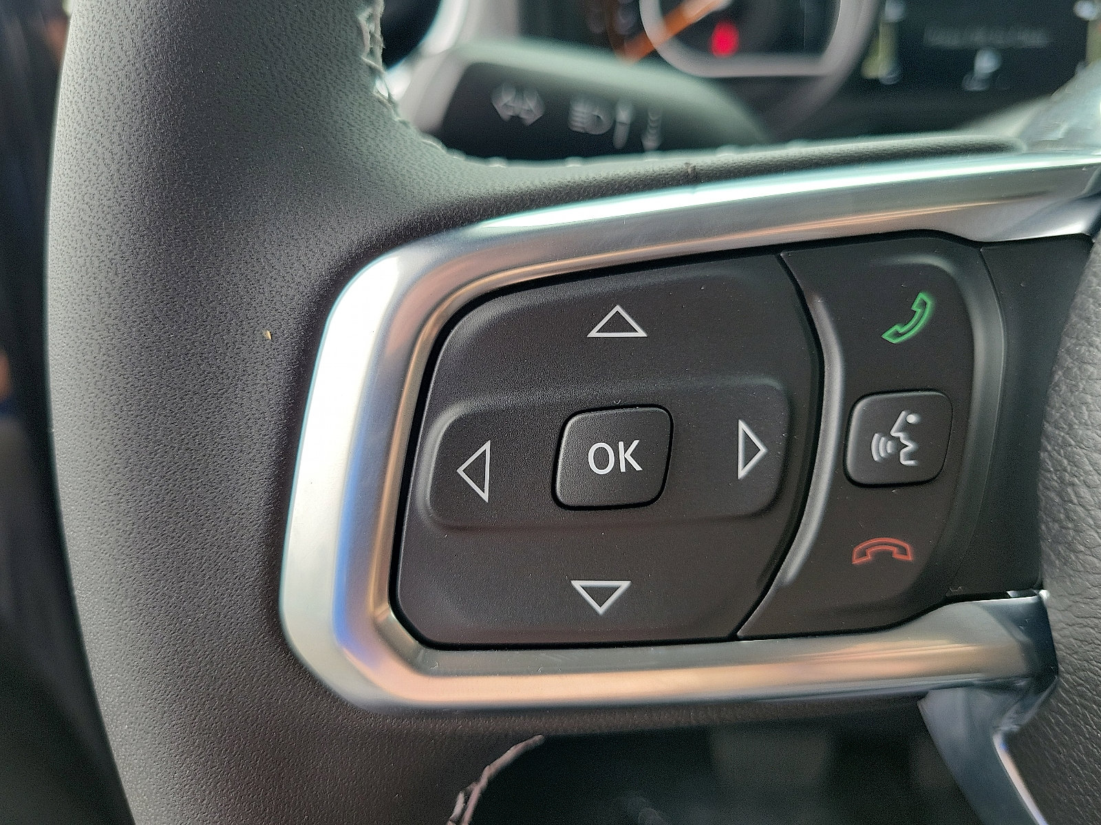 2025 Jeep Wrangler Sahara photo 4