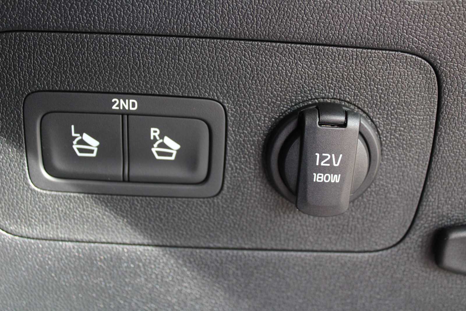 2026 Kia Sorento LX photo 8