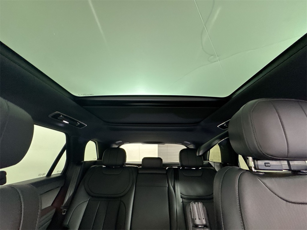 2025 Land Rover Range Rover Sport SE photo 18