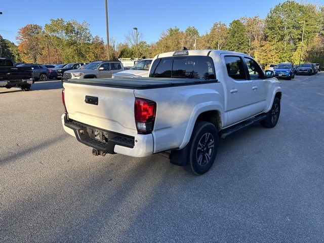 2017 Toyota Tacoma TRD Sport 4x4 Double Cab photo 2