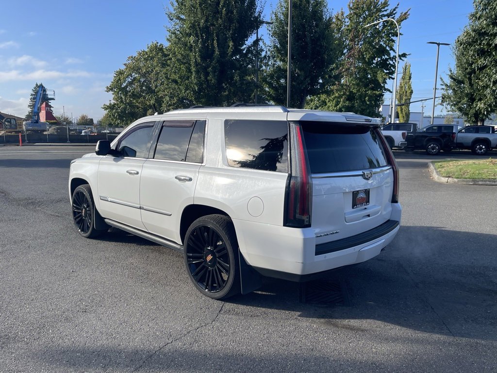 2016 Cadillac Escalade Premium photo 3