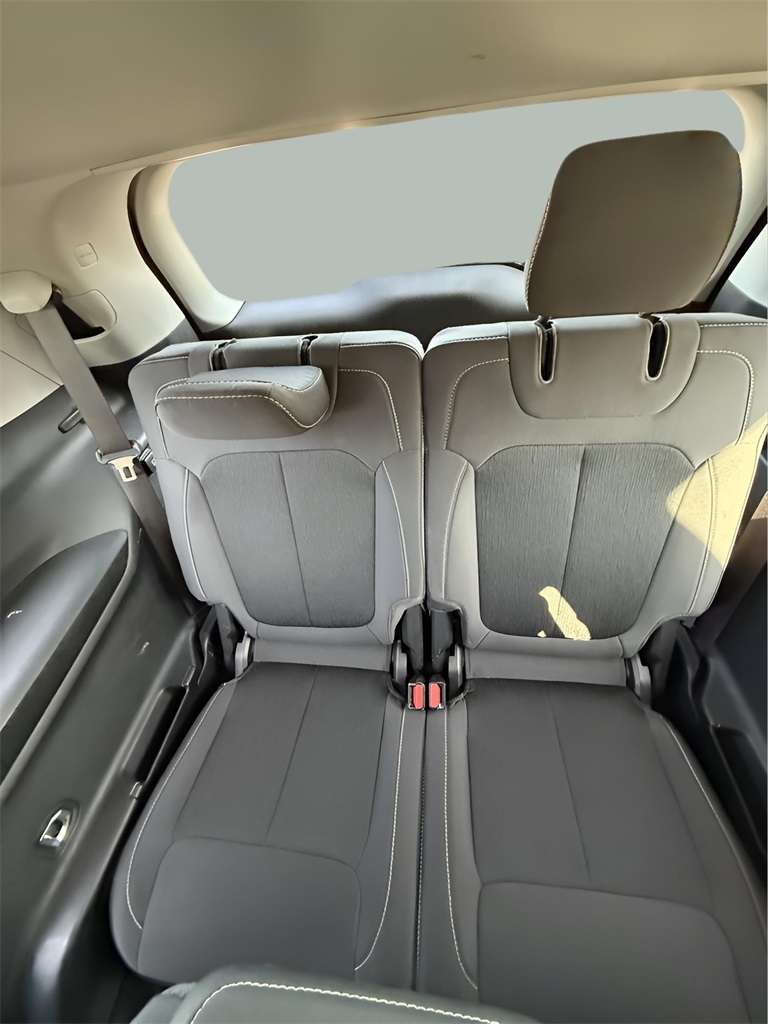 2021 Jeep Grand Cherokee Laredo photo 22