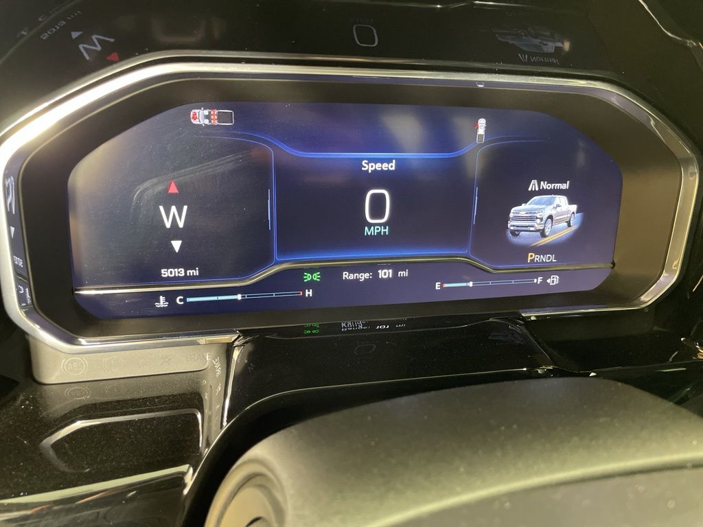 2025 Chevrolet Silverado 1500 LT photo 24