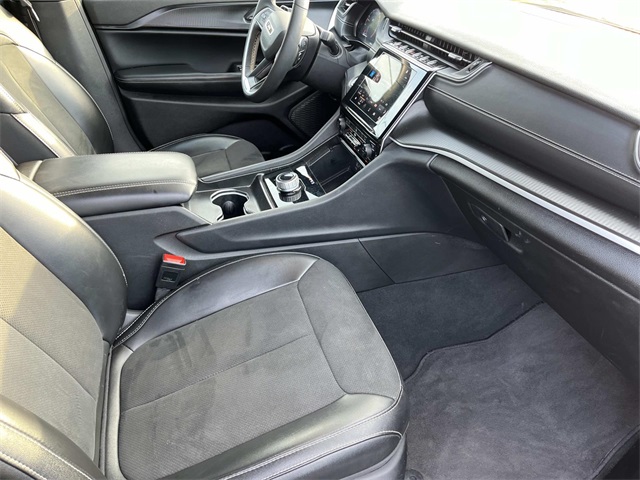 2024 Jeep Grand Cherokee Altitude photo 24