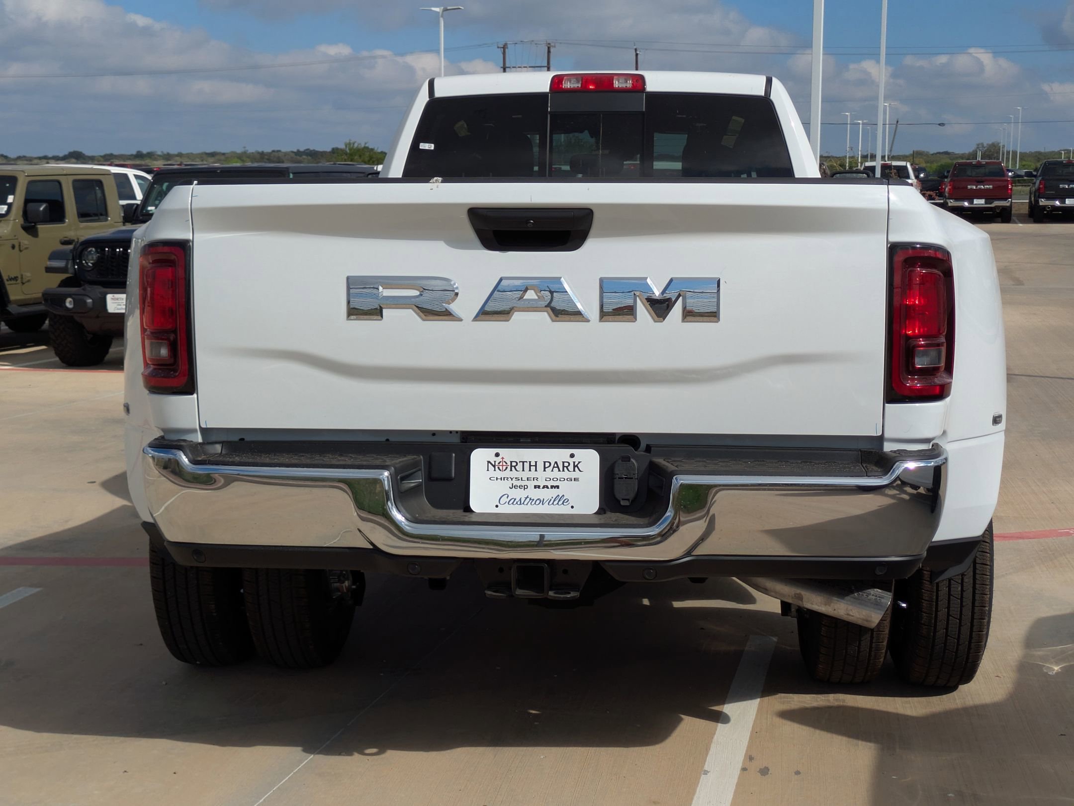 2026 Ram 3500 Tradesman photo 4