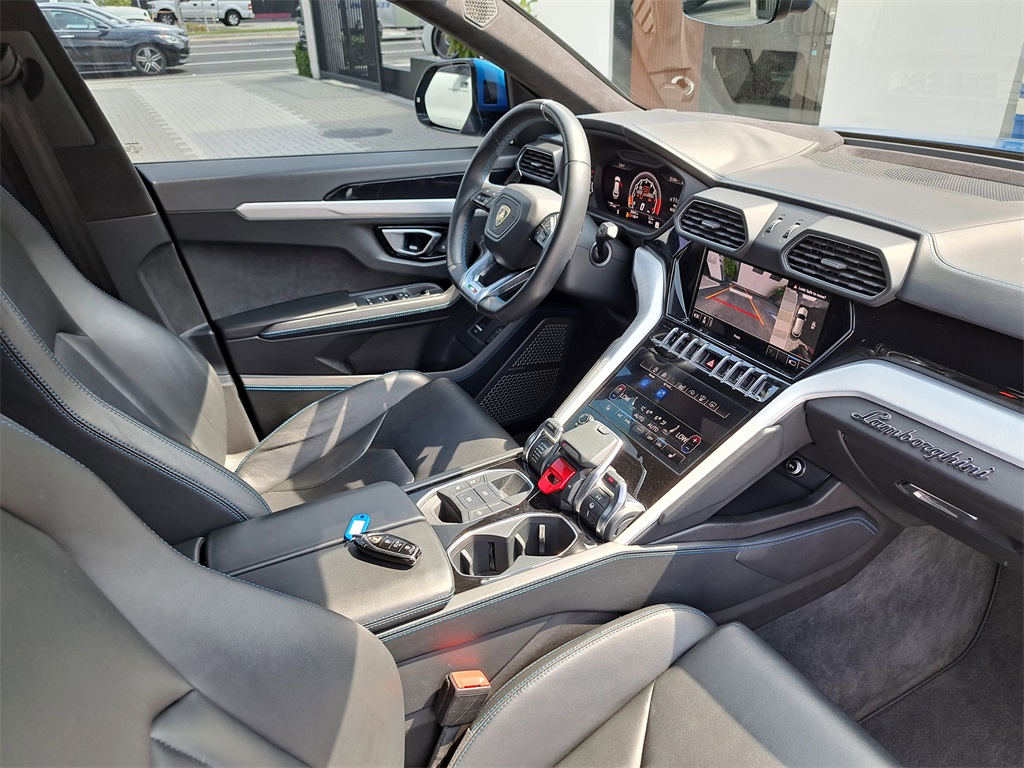 2021 Lamborghini Urus photo 19