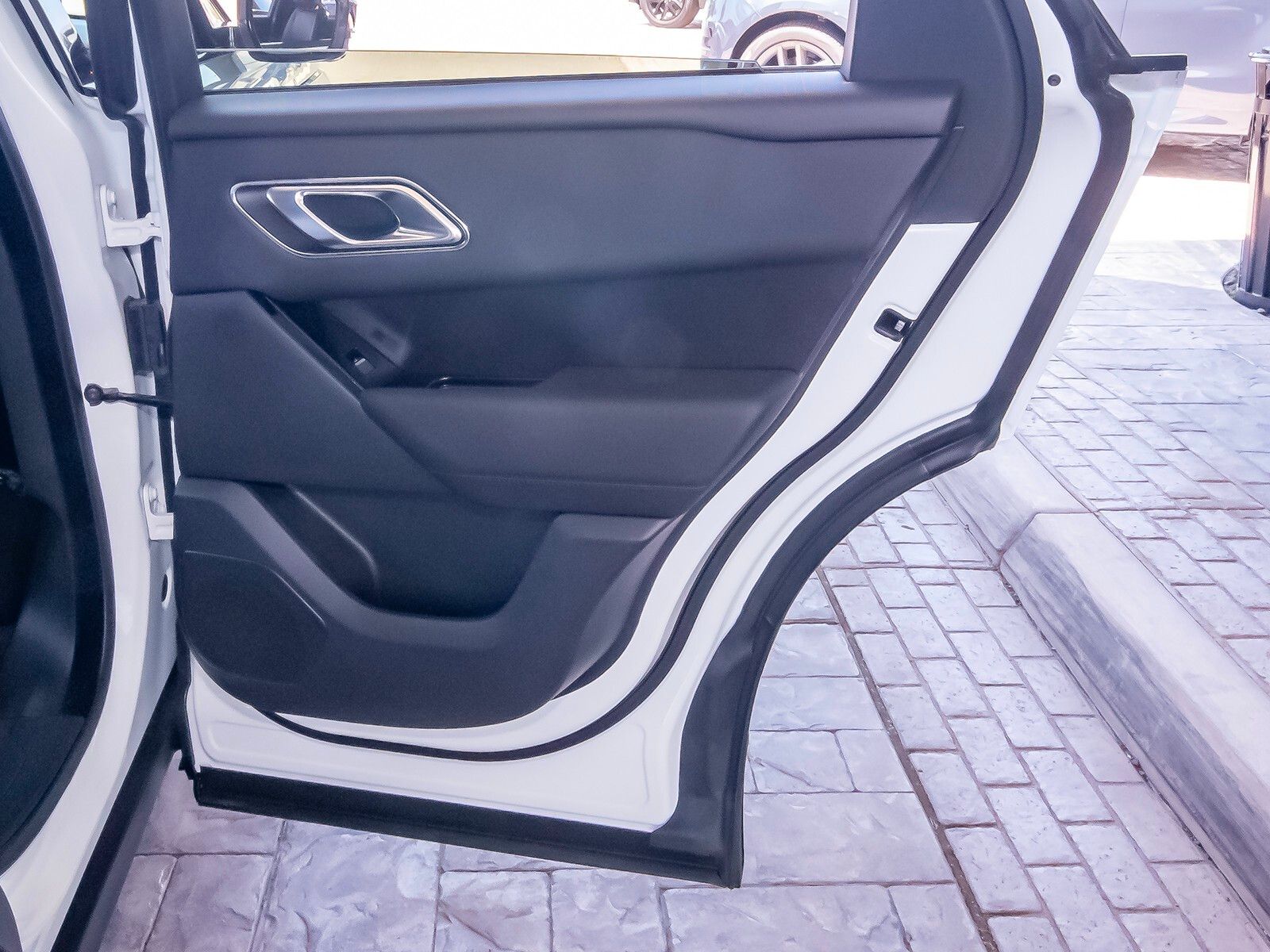2026 Land Rover Range Rover Velar SE photo 43