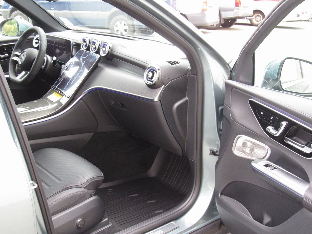 2026 Mercedes Benz GLC 300 4MATIC photo 13