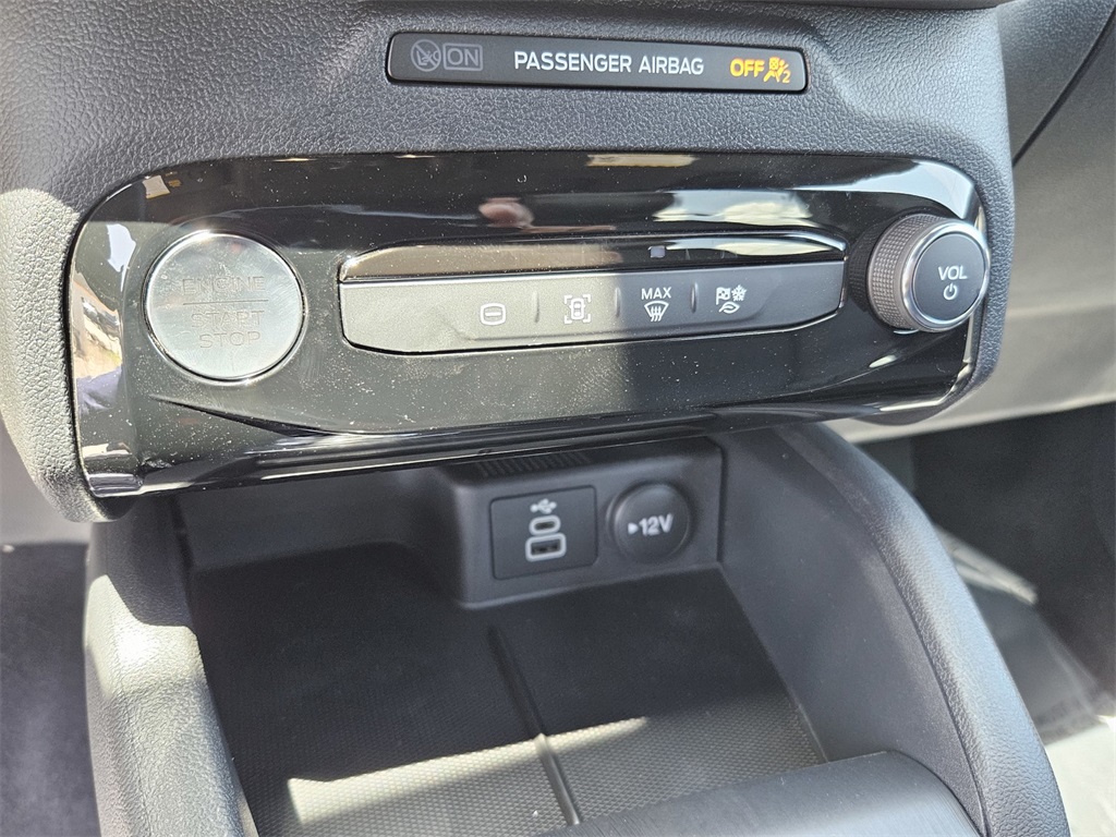 2025 Ford Escape ST-Line Hybrid photo 16