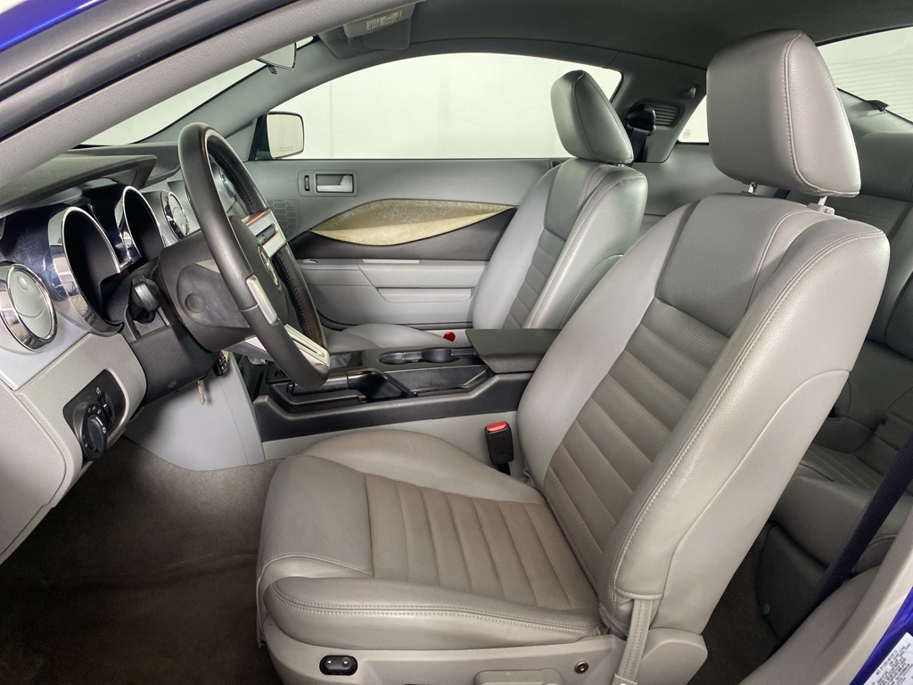 2005 Ford Mustang GT Premium photo 3