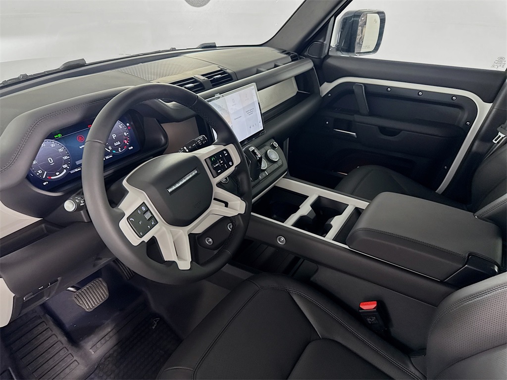 2025 Land Rover Defender 110 X-Dynamic SE photo 8