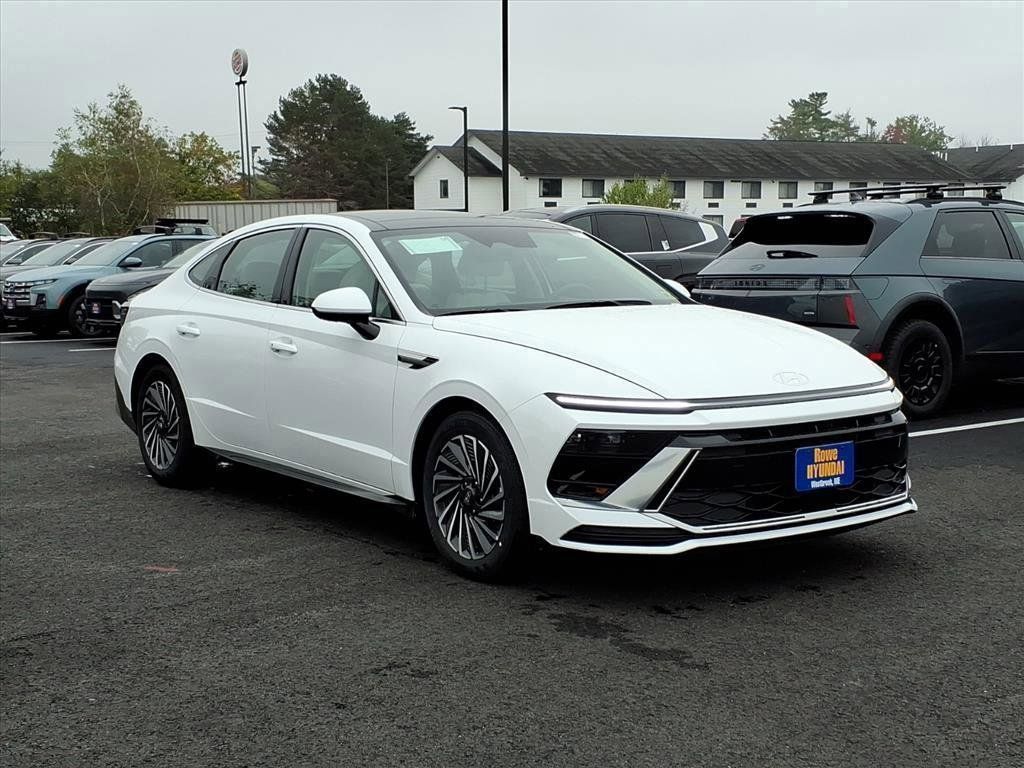 2026 Hyundai Sonata Hybrid SEL photo 2