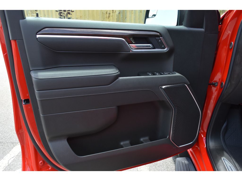 2025 Chevrolet Silverado 1500 LT photo 15