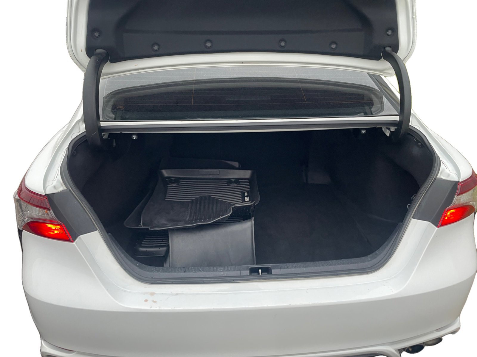 Used 2021 Toyota Camry SE with VIN 4T1G11AK0MU468998 for sale in Kansas City