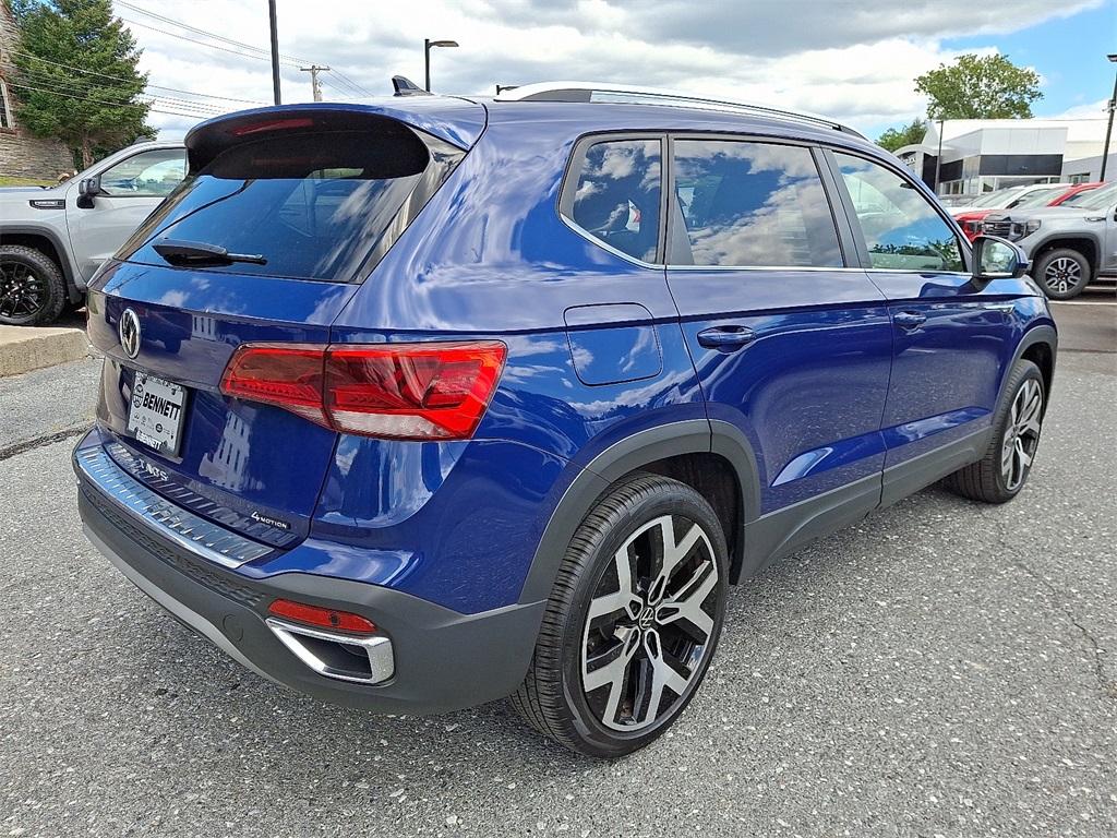 2022 Volkswagen Taos SEL photo 6