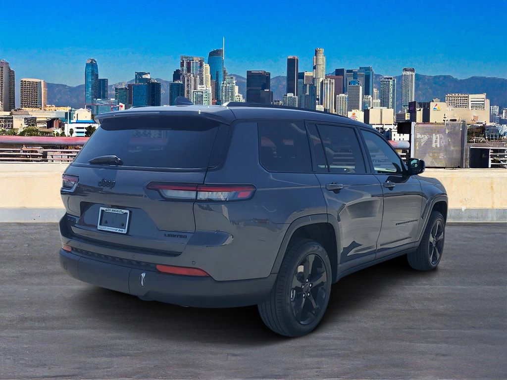 2025 Jeep Grand Cherokee Limited photo 2
