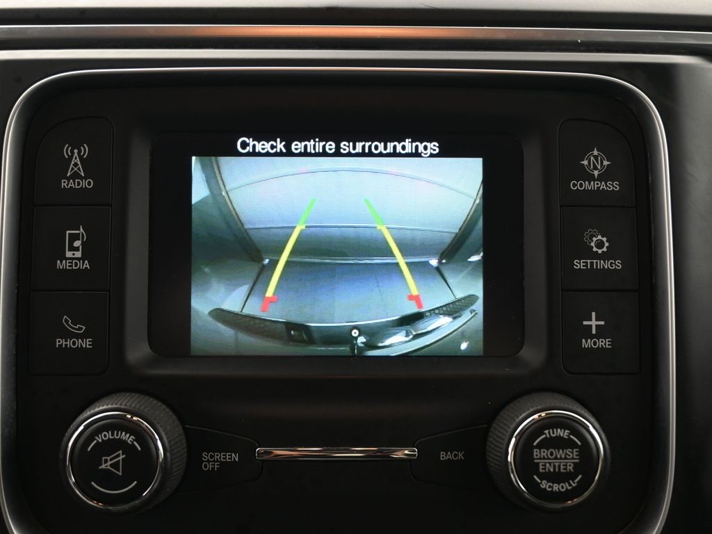 2018 Ram 1500 SLT photo 4