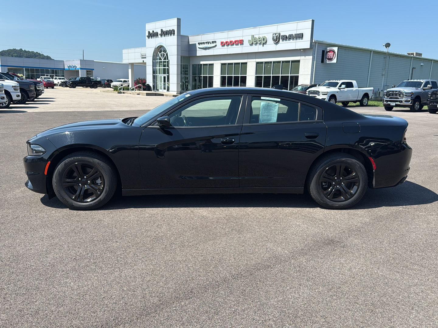 2023 Dodge Charger SXT photo 3