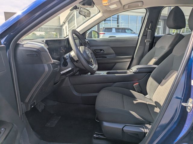2025 Nissan Kicks S photo 16