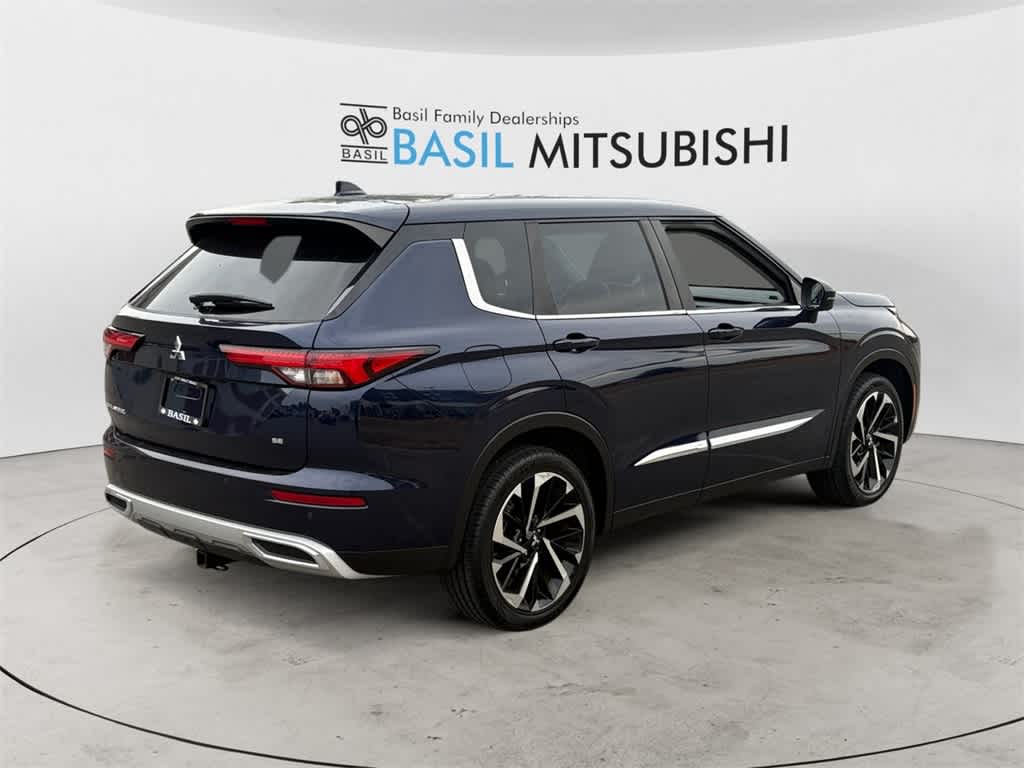 2023 Mitsubishi Outlander SE photo 4