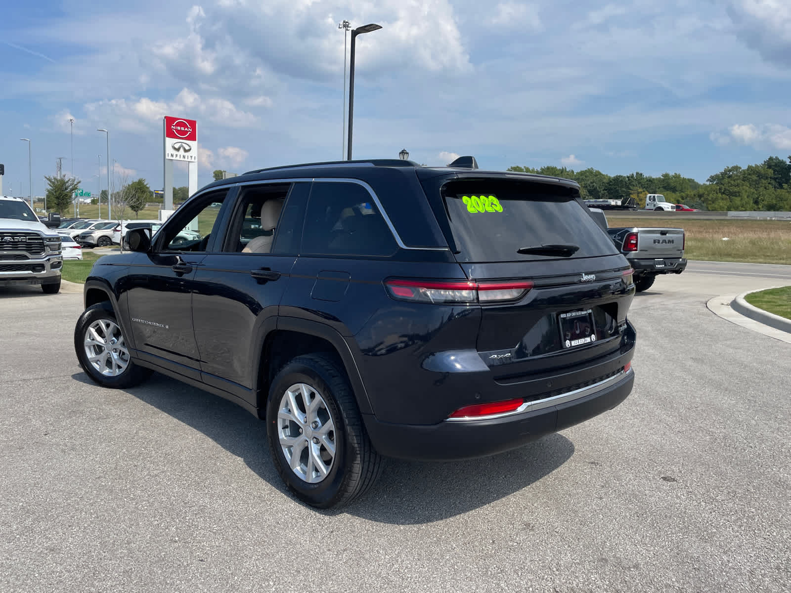 2023 Jeep Grand Cherokee Limited photo 7