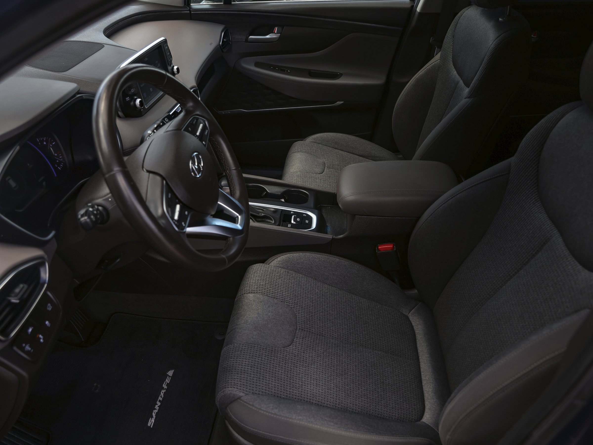 2020 Hyundai Santa Fe SEL photo 11
