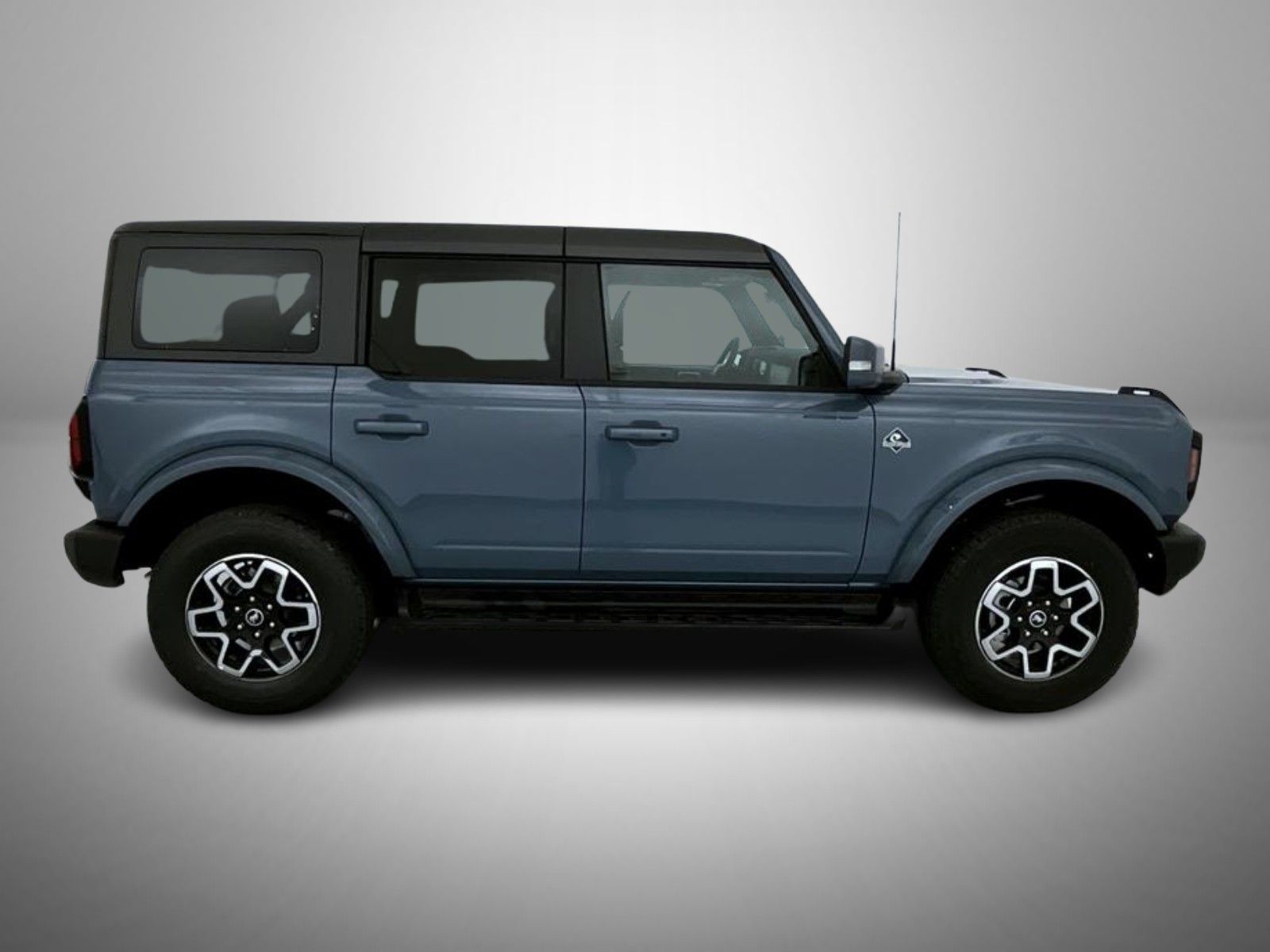 2025 Ford Bronco Outer Banks photo 4