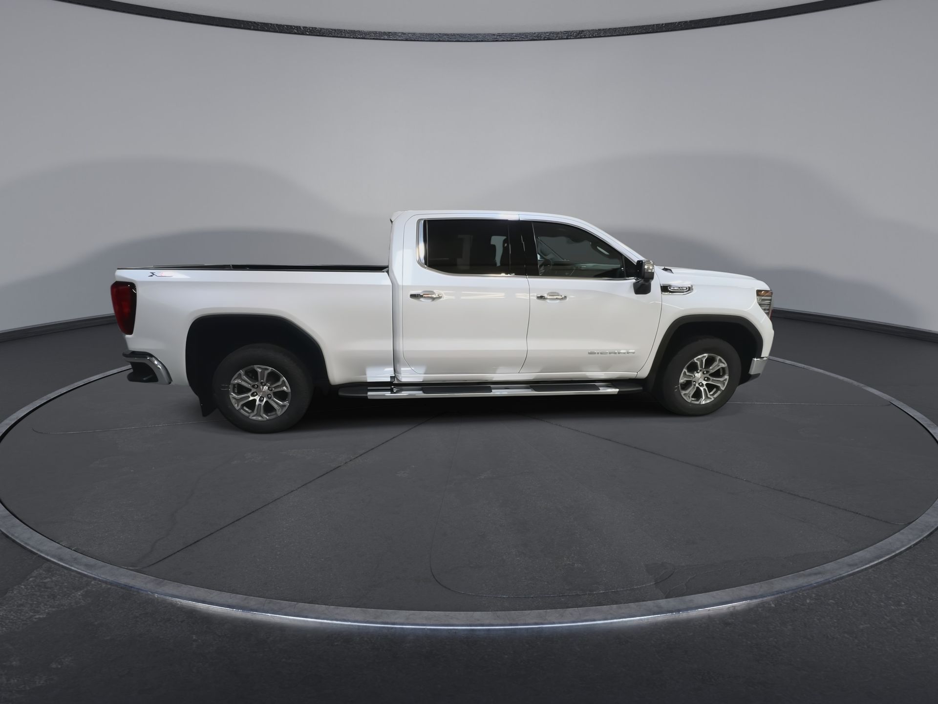 New 2025 White Frost Tricoat GMC SLT image 68